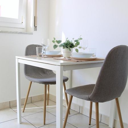 Cozy Apartment With Free Parking & Close To Lake Λουγκάνο Εξωτερικό φωτογραφία