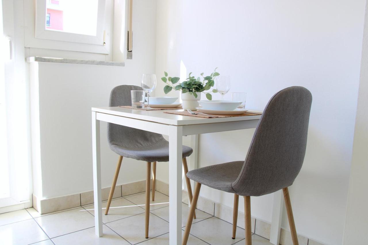 Cozy Apartment With Free Parking & Close To Lake Λουγκάνο Εξωτερικό φωτογραφία