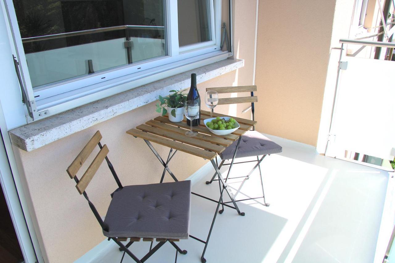 Cozy Apartment With Free Parking & Close To Lake Λουγκάνο Εξωτερικό φωτογραφία